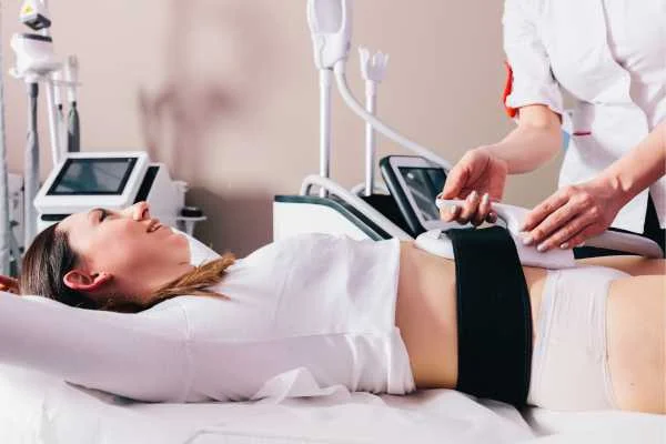 woman having body sculpting to help improve her body image and her mental health Bognor Regis